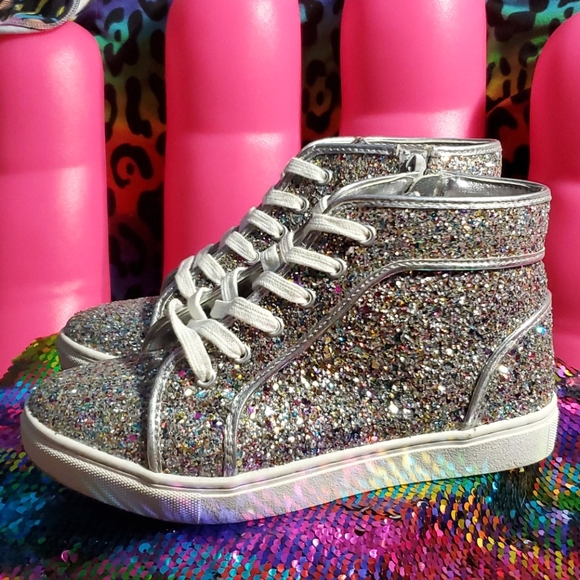 SNEAKERS/GYM SHOES🎬HOST PICK🎬 - Picture 3 of 8